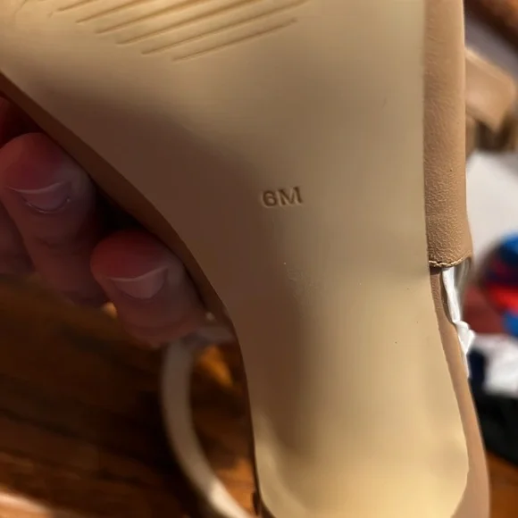 GUESS Women’s open toe heels size 6 - Picture 5 of 5